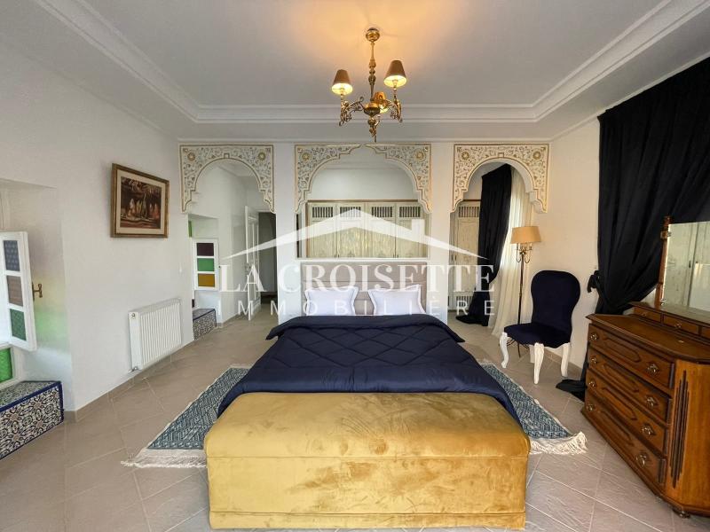 Villa meublée S+3 vue sur mer avec piscine à La Marsa